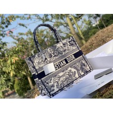 Dior  book tote 36.5 x 28 x 17.5 cm