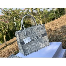 Dior  book tote 36.5 x 28 x 17.5 cm