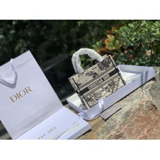 Dior  book tote 26.5 x 21 x 14 CM D-lite