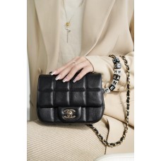 Chanel Classic flap bag 16×13×7cm