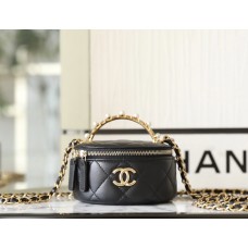Chanel Vanity case 11x9x6cm with pearl handle