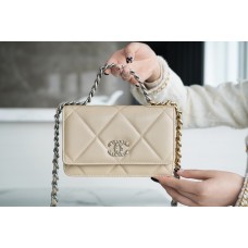 Chanel 19 WOC 12.3×19×3cm