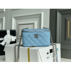 Chanel Vanity case 17x9.5x8cm