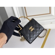Chanel small handle bag 8.5x11x4cm