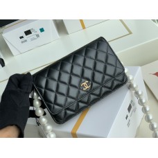 Chanel WOC with pearl 19.2cm
