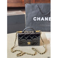 Chanel 24A mini hobo 18x13cm 2025 new 