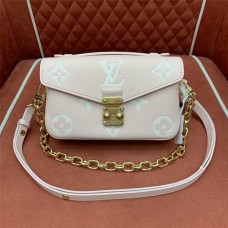 Louis Vuitton M14208 Size: 21.5 x 13.5 x 6cm 2025 new 