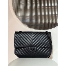 Chanel Reissue 2.55 Reissue Bag 2.55  226 28cm chevron  all black 2025 new 