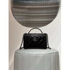 Chanel 23k vanity case handle black 9.5x17x8cm 2025 new 