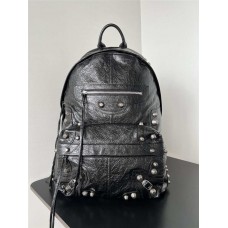 Balenciaga Top Rivet Backpack, Le Cagole series, Italian cracked lambskin. Size: 35 x 45.9 x 18cm 2025 new 