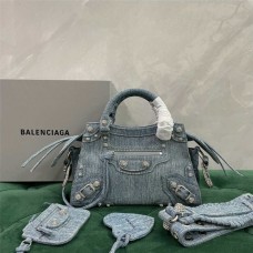 Balenciaga Neo Cagole motorcycle bag, washed and distressed denim. Size: 26*13*18cm 2025 new 