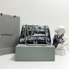 Balenciaga Crush hand-painted graffiti wrinkled chain bag. Size: 31*13*20cm 2025 new 
