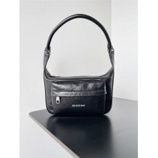 Balenciaga New runway underarm bag. Size: 29cm x 18cm x 11cm 2025 new 