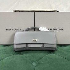 Balenciaga Bel Air series clutch with strap. Size: 26.9cm x 13.9cm x 5.3cm 2025 new 
