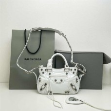 Balenciaga Neo Cagole latest square motorcycle bag. Size: 24cm x 29cm x 5cm 2025 new 