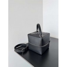 Balenciaga Early Spring New Cube Bag. Size: 16.5cm x 16.5cm x 16cm, details 621 black A682489 2025 new 