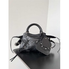 Balenciaga Neo Cagole new motorcycle bag. Size: 26cm x 13cm x 18cm, Small 26cm, black lambskin with silver studs 2025 new 