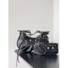 Balenciaga Top crocodile embossed diamond clasp Le Cagole half-moon underarm dumpling bag, Small Xs size: 25.9cm x 16cm x 9.9cm, Italian imported calfskin with crocodile embossing 2025 new 
