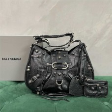 Balenciaga Le Cagole half-moon underarm dumpling bag, Large. Size: 36cm x 25cm x 14cm 2025 new 