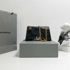 Balenciaga Crush Hourglass chain bag, Small 25cm. Size: 25cm x 15cm x 9.5cm 2025 new 
