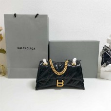 Balenciaga Crush Hourglass chain bag, Small 25cm. Size: 25cm x 15cm x 9.5cm 2025 new 