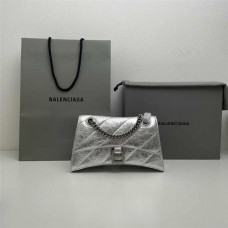 Balenciaga Crush Hourglass chain bag, Small 25cm. Size: 25cm x 15cm x 9.5cm 2025 new 