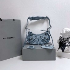 Balenciaga Le Cagole Underarm Bag BB Monogram, Xs size: 26cm x 16cm x 8cm 2025 new 