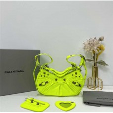 Balenciaga Le Cagole Half-Moon Underarm Dumpling Bag, Xs size 26cm: 26cm x 16cm x 8cm 2025 new 