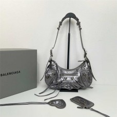 Balenciaga Le Cagole Half-Moon Underarm Dumpling Bag, 33cm: 33cm x 16cm x 8cm 2025 new 