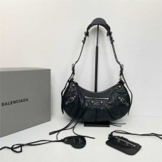 Balenciaga Le Cagole Half-Moon Underarm Dumpling Bag, 33cm: 33cm x 16cm x 8cm 2025 new 