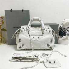Balenciaga Neo Cagole City Motorcycle Bag, Large: 38.5cm x 16.5cm x 24cm 2025 new 