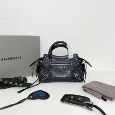 Balenciaga Neo Cagole New Motorcycle Bag: 26cm x 18cm x 11cm 2025 new 