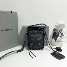 Balenciaga Le Cagole Crossbody Motorcycle Phone Bag: 20cm x 16cm x 3.5cm 2025 new 