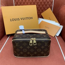 Louis Vuitton Toiletry Bag, M11750, Size: 24 x 13 x 13 cm 2025 new 