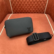 Louis Vuitton M59161 Alpha Size: 11 x 18.5 x 6.5cm 2025 new 