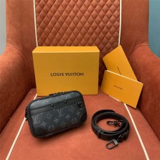 Louis Vuitton M82542 Alpha Size: 11 x 18.5 x 6.5cm 2025 new 