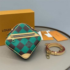 Louis Vuitton N40563 Chess 24 x 24 x 8cm 2025 new 