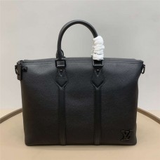 Louis Vuitton M59158 Lock it Size: 43 x 33.5 x 16cm 2025 new 