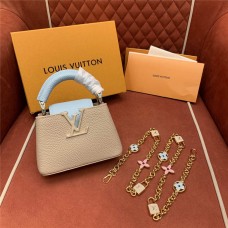 Louis Vuitton M23952 Capucines Nano Size: 16 x 11 x 6.5cm 2025 new 