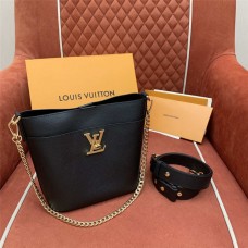 Louis Vuitton M24006 lock and walk Size: 20.5 x 20 x 12cm 2025 new 
