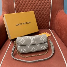 Louis Vuitton M82211 ivy WOC Size: 23.5 x 12 x 4.5cm 2025 new 