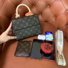 Louis Vuitton M46055 Mini Cluny Size: 20 x 16 x 7.5cm 2025 new 