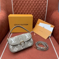 Louis Vuitton M83300 nano Diane Size: 19 x 10.5 x 6cm 2025 new 