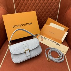 Louis Vuitton M83592 nano Diane Size: 19 x 10.5 x 6cm 2025 new 
