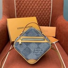 Louis Vuitton N40706 Chess Size: 24 x 24 x 8cm 2025 new 