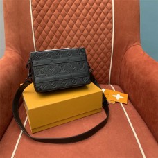 Louis Vuitton M59163 handle soft trunk Size: 21.5 x 15 x 7cm 2025 new 