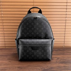 Louis Vuitton M22558  discoveryMan Backpack  Size: 29x38x20cm 2025 new 