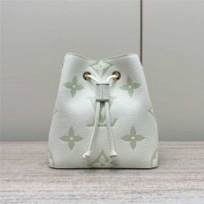 Louis Vuitton M24048 NéoNoé BBMatcha Green  Size: 20x20x13cm 2025 new 