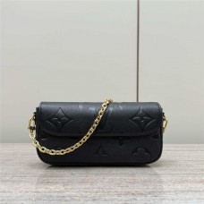 Louis Vuitton M82154 ivy WOC Size: 23.5 x 12 x 4.5cm 2025 new 