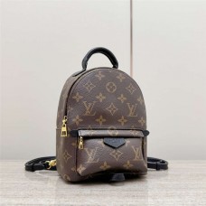 Louis Vuitton M44873 Mini palm springs Size:  17 x 22 x 10cm 2025 new 
